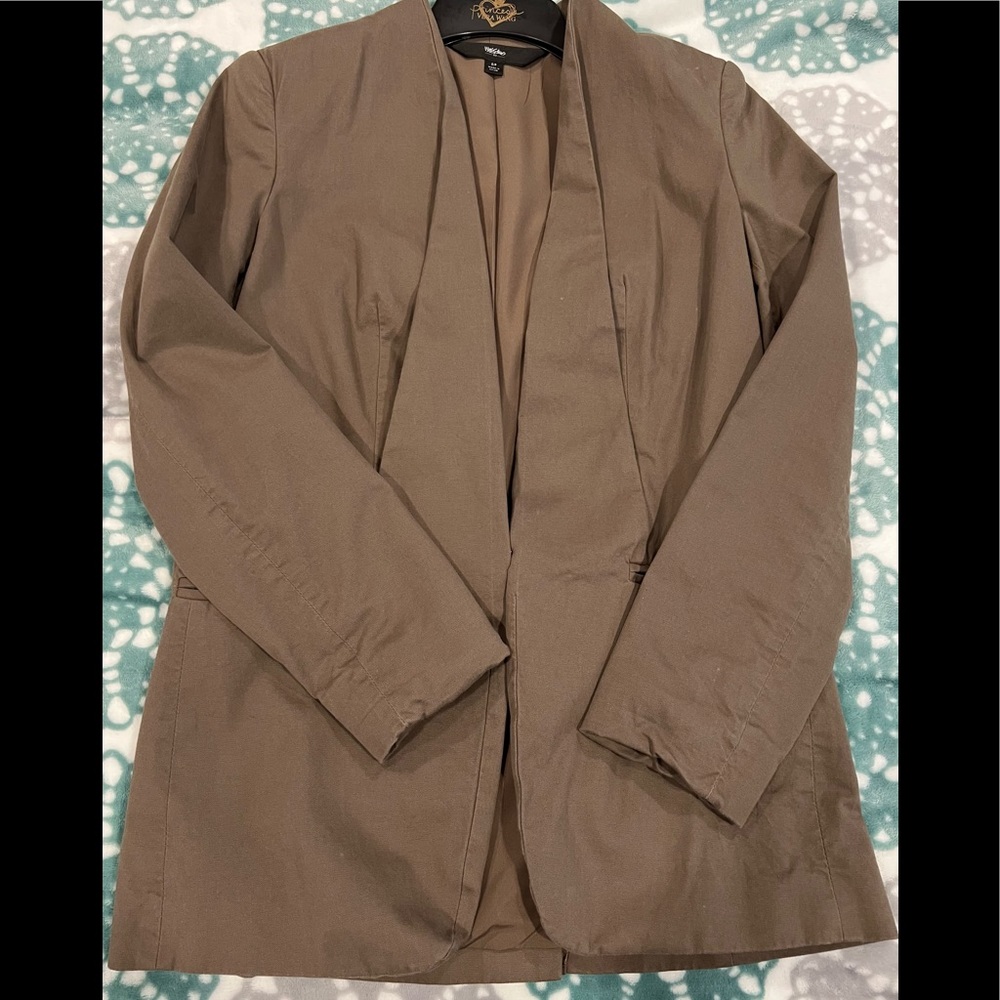 Women’s blazer jacket -  Taupe. Size Small.